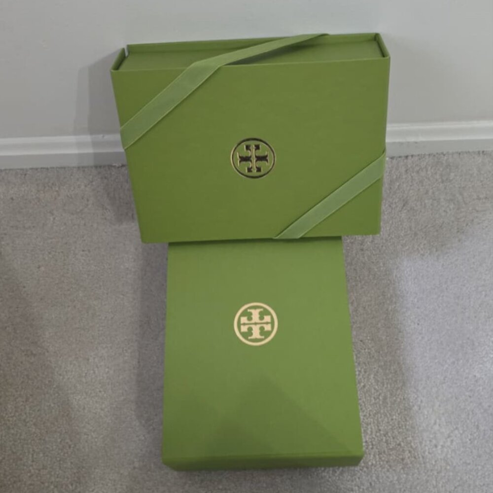 ✨🎁 Tory Burch Signature Green Gift Box w/ Ribbon &‎ Tissue | Never Used 🎁✨